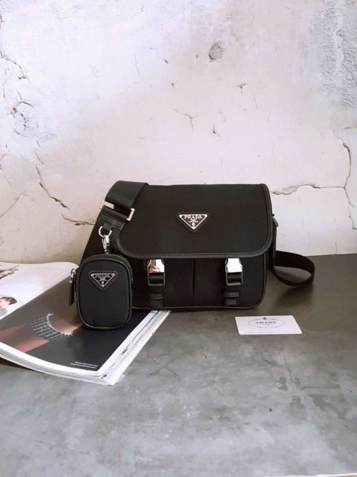 (국내발송) PD 프라다 고급 나일론재질