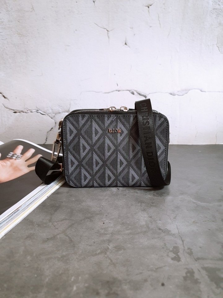 (국내발송) DO 디올 메신저 파우치