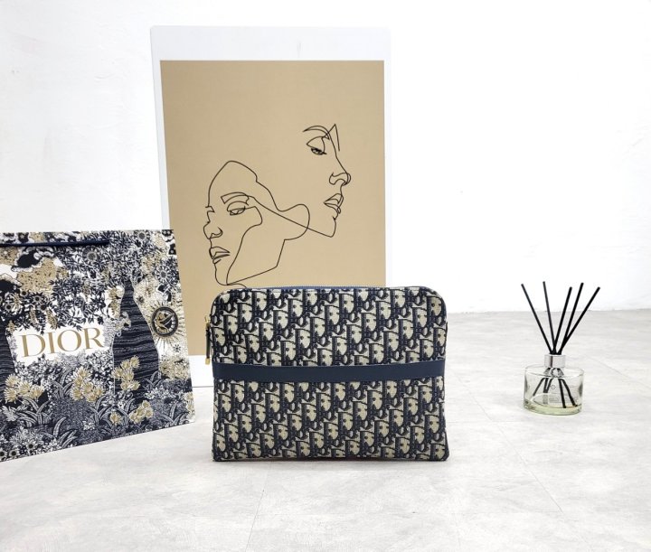 (국내발송) DO 디올 오블리크 트레블 클러치