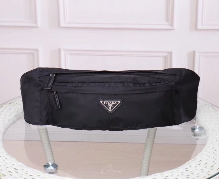 (국내발송) PD 프라다 힙색