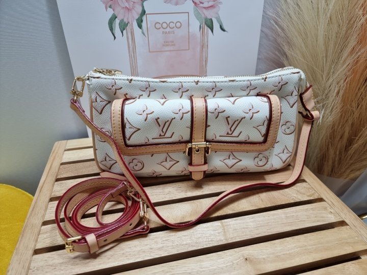 (국내발송) LV 루이비통 맥시 멀티 포쉐트 악세수아