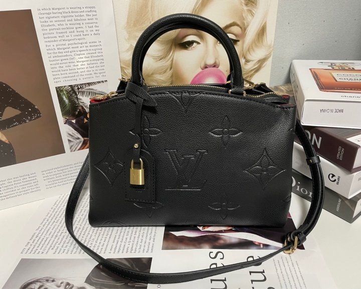 (국내발송) LV 루이비통 쁘띠뜨 팔레