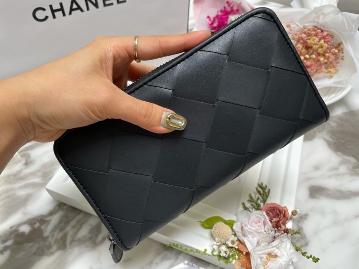 (국내발송) BT 보테가베네타 인트레치아토 지퍼돌이장지갑