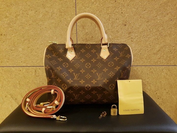 (국내발송) LV 루이비통 반둘리에