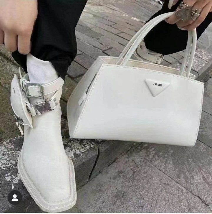 (국내발송) PD 프라다 브러시드 가죽  핸드백+트윌리증정