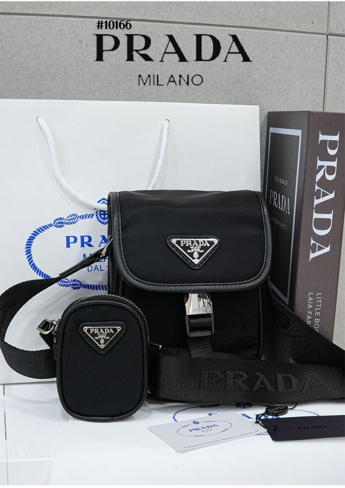 (국내발송) PD 프라다 나일론&사피아노 가죽 플랩백