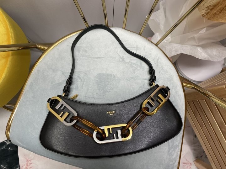 (국내발송) FD 펜디 오락 스윙