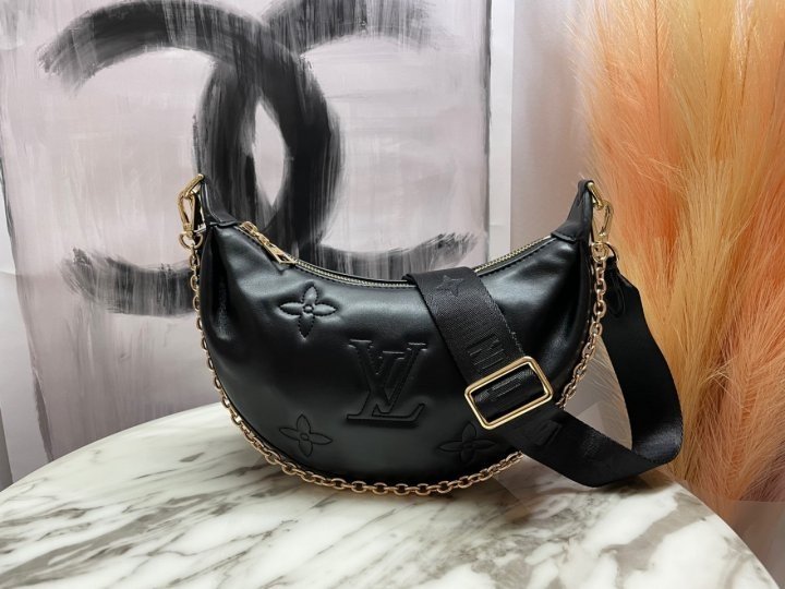 (국내발송) LV 루이비통 오버 더 문