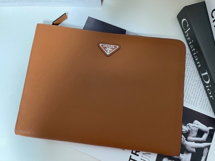 (국내발송) PD 프라다 사피아노 도큐먼트 클러치