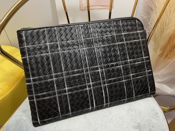 (국내발송) BT 보테가베네타 그라데이션 스티치 클러치