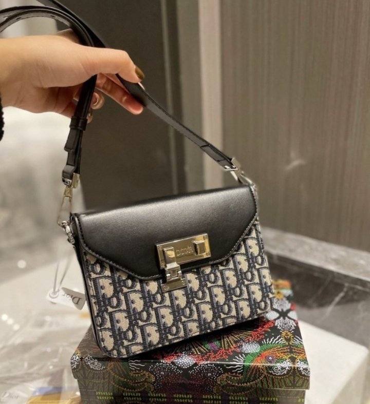 (국내발송) DO 디올 블랙 오블리크메신저 크로스백