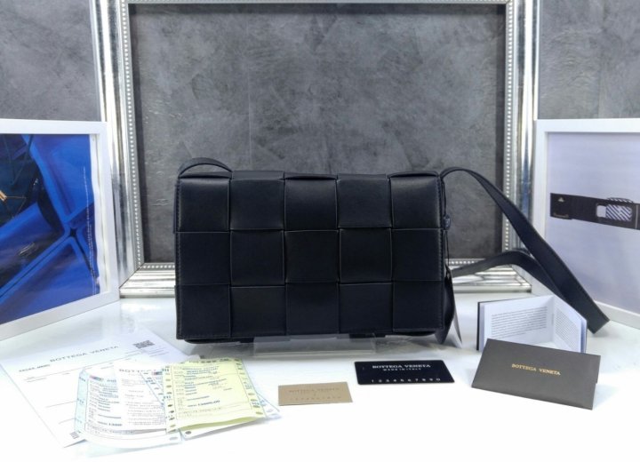 (국내발송) BT 보테가베네타 카세트백 블랙