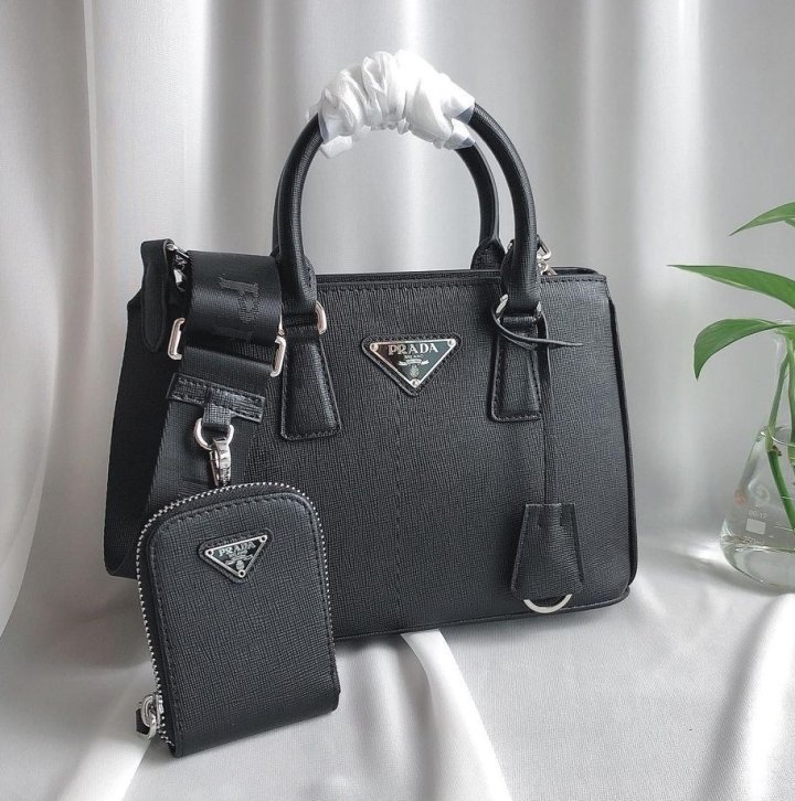 (국내발송) PD 프라다 사피아노 미니토트백(실버)