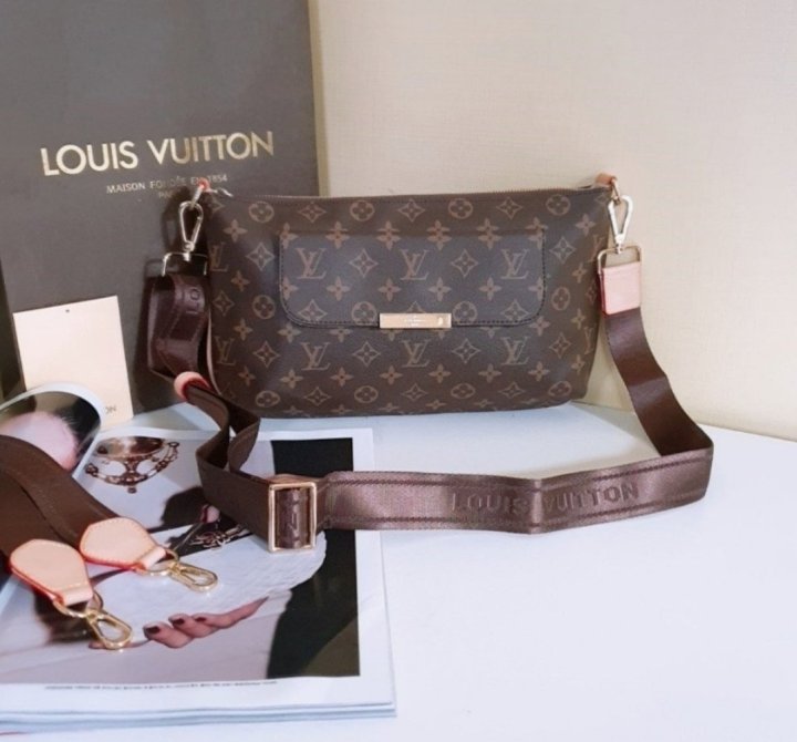 (국내발송) LV 루이비통 앞포켓 반달