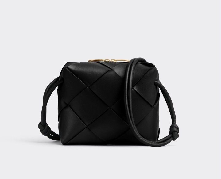 (국내발송) BT 보테가베네타 카세트크로스백