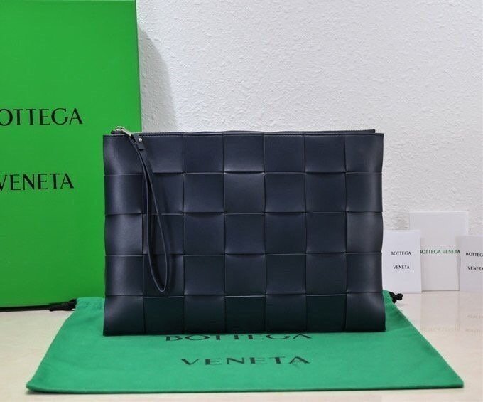 (국내발송) BT 보테가베네타 카세트클러치