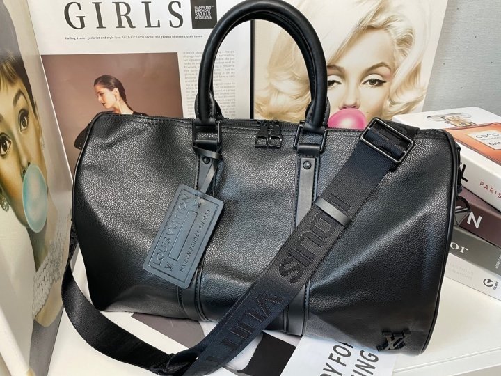 (국내발송) LV 루이비통 키폴 반둘리에 40