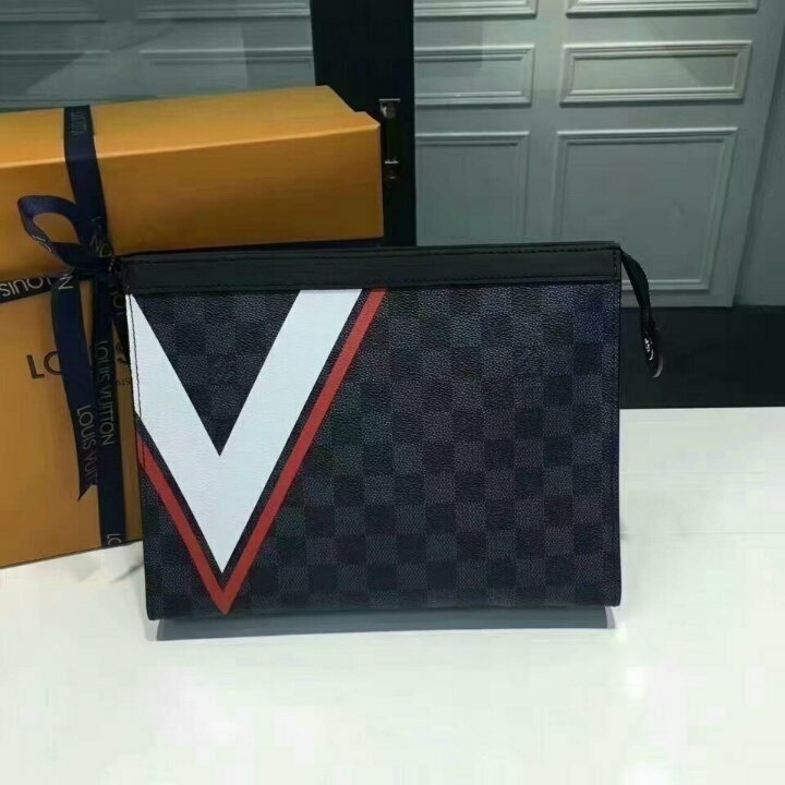 (국내발송) LV 루이비통 블랙다미 V 클러치