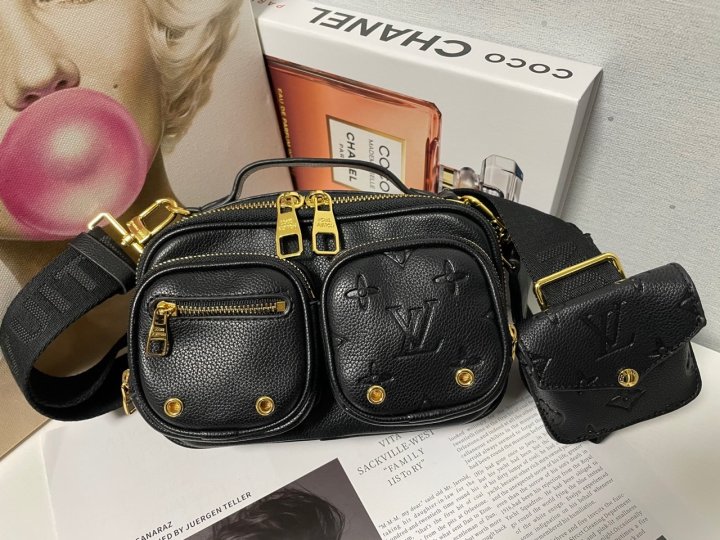 (국내발송) LV 루이비통 유틸리티 크로스백