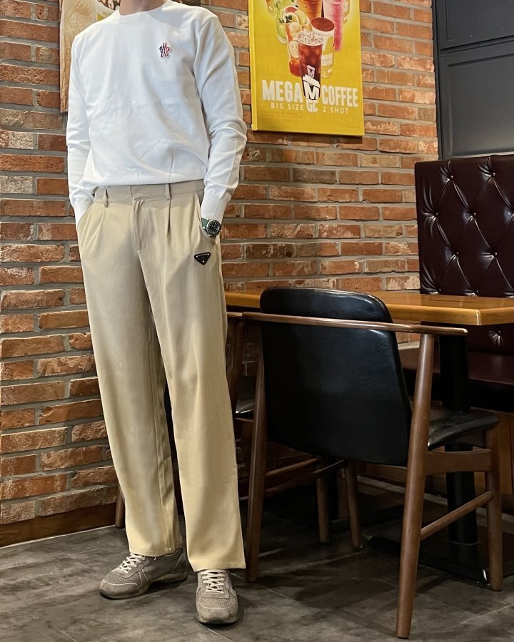 (국내발송) PD 프라다 triangle 플래이트 365 fit 와이드 릴렉스 밴딩 스판 팬츠 [와이드핏]