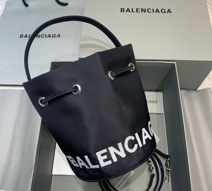 (국내발송) BC 발렌시아가 나일론 버킷백