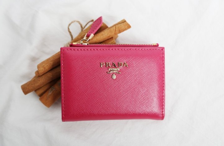 (국내발송) PD 프라다 메탈 반지갑