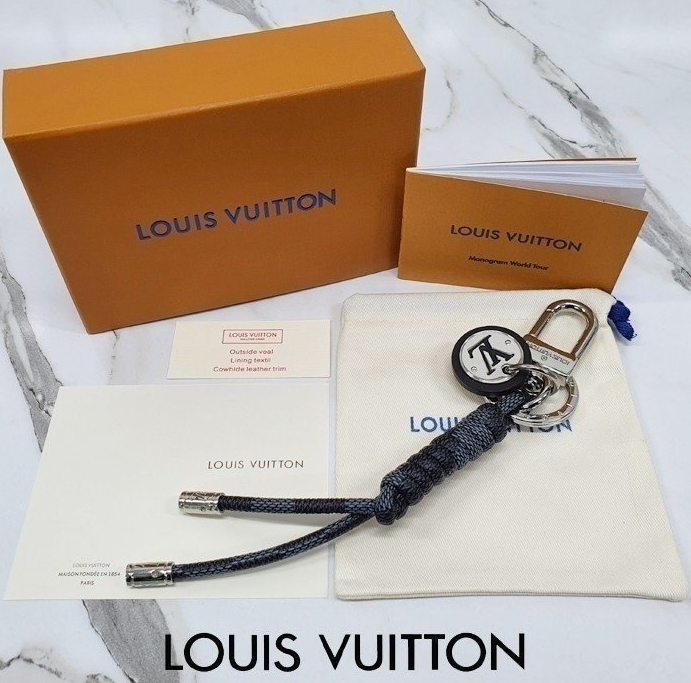 (국내) LV 루이비통 레더 로프 백 참 & 키 홀더