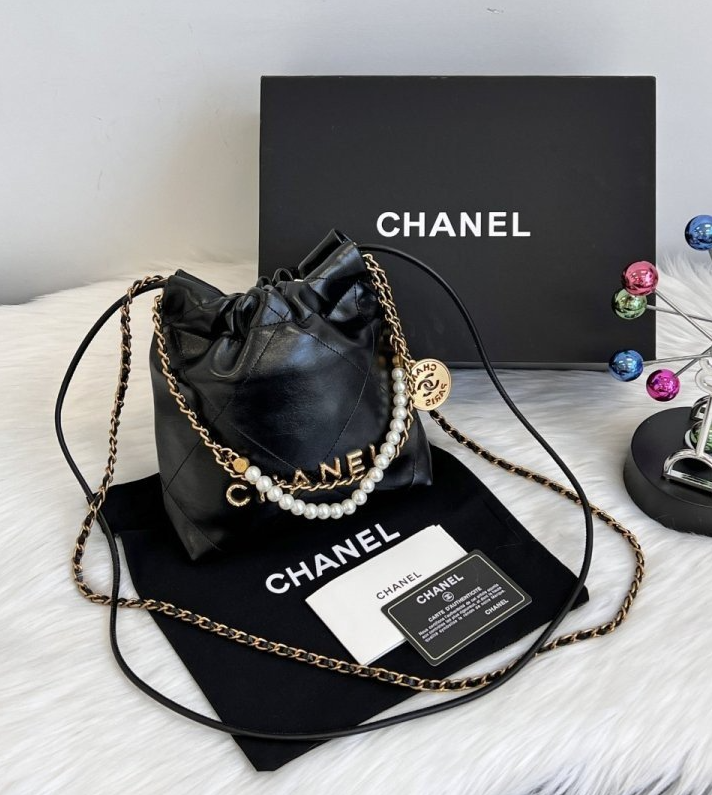 (국내) CN 샤넬 22백 미니 블랙 금장 진주