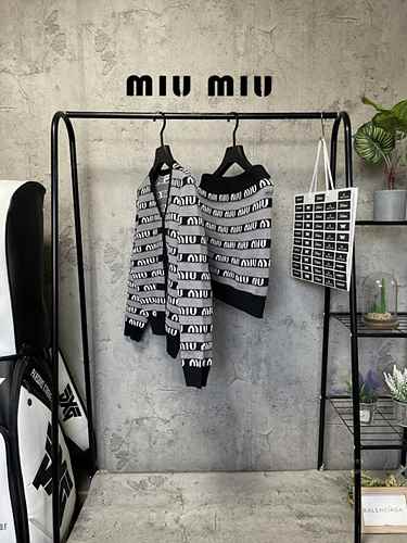 MU 미우미우 MU 로고 셋업