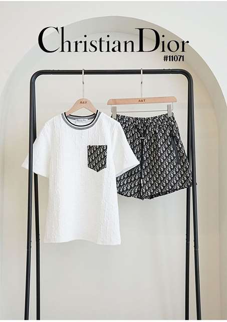 DO 디올 수입 오블리크 엠보싱 반팔 & 반바지 셋