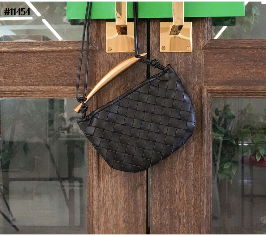 BT 보테가베네타 인트레치아토 금장 손잡이 토트 핸드백