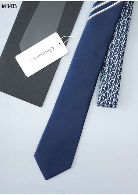 DO 디올 오블리크 스트라이프 넥타이