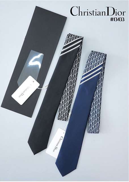 DO 디올 오블리크 스트라이프 넥타이