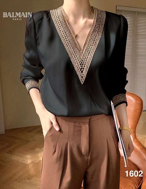 BM 발망 브이 블라우스