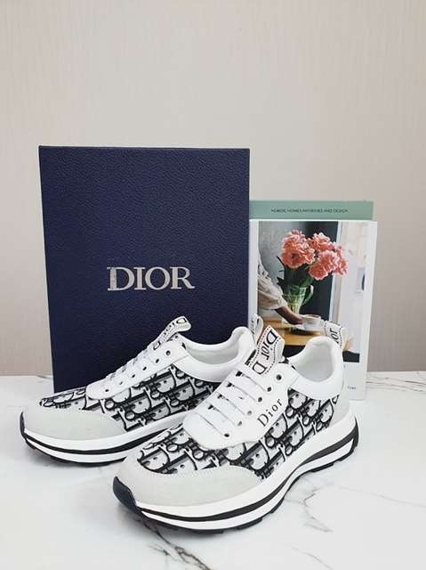 DO 디올 화이트&블랙 로고 포인트 스니커즈.