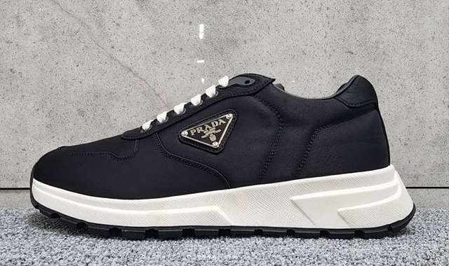 PD 프라다 리나일론 브러시드 스니커즈