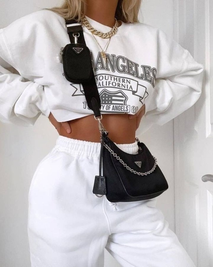 PD 프라다 테수토 체인스트랩 호보백