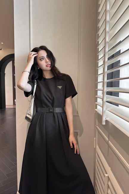 PD 프라다 기본반팔원피스(벨트포함)