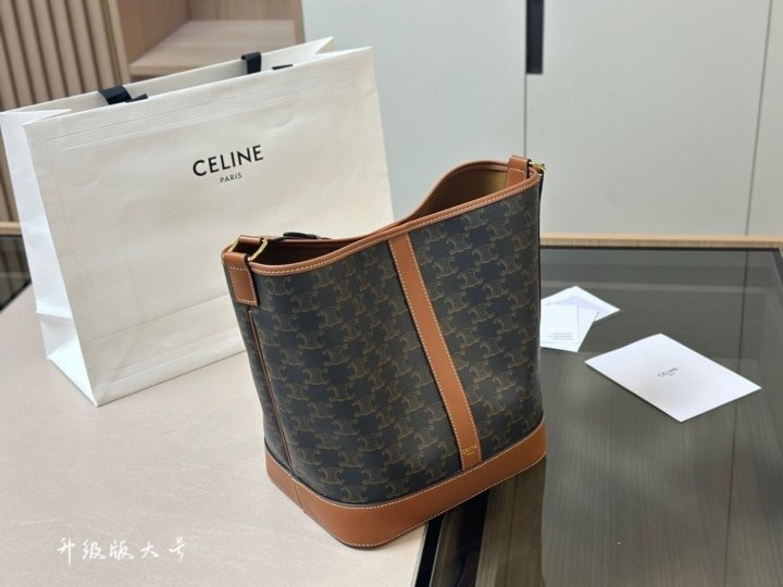 CL 셀린느 트리옹프 캔버스 버킷백 미듐