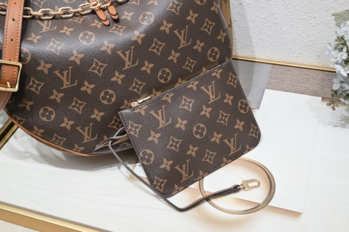 LV 루이비통 루프 호보백 