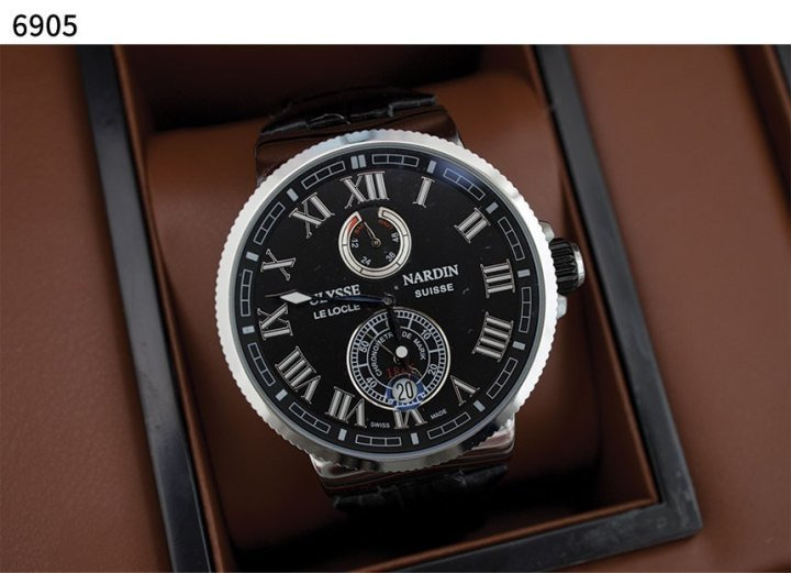 UN 율리스나르덴 수입고급 맥시마린 남성 시계  