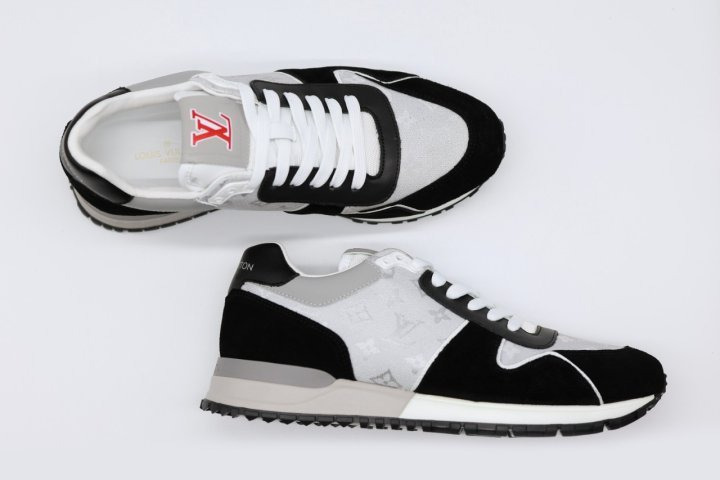 LV 루이비통 런 어웨이 스니커즈 