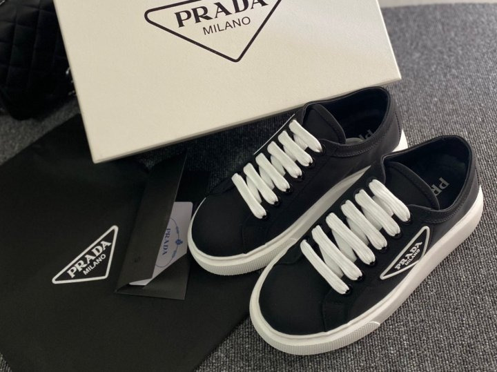 PD 프라다 플랫폼 여성스니커즈 
