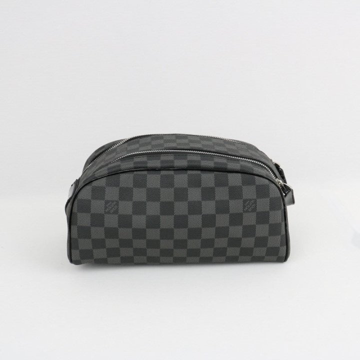 LV 루이비통 돕 키트 토일렛 파우치