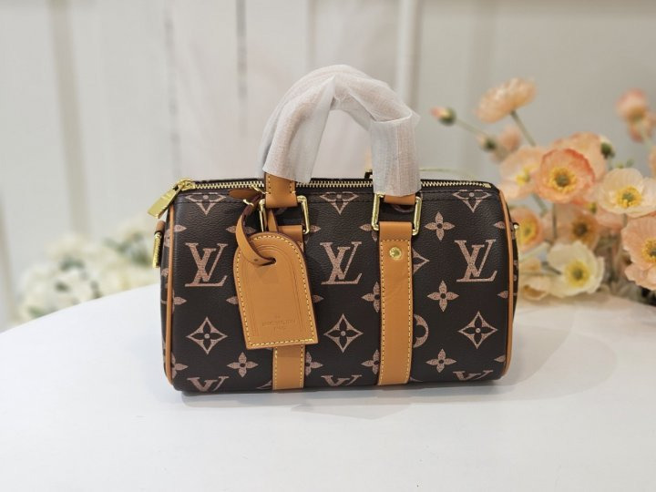 LV 루이비통 키폴 반둘리에25 