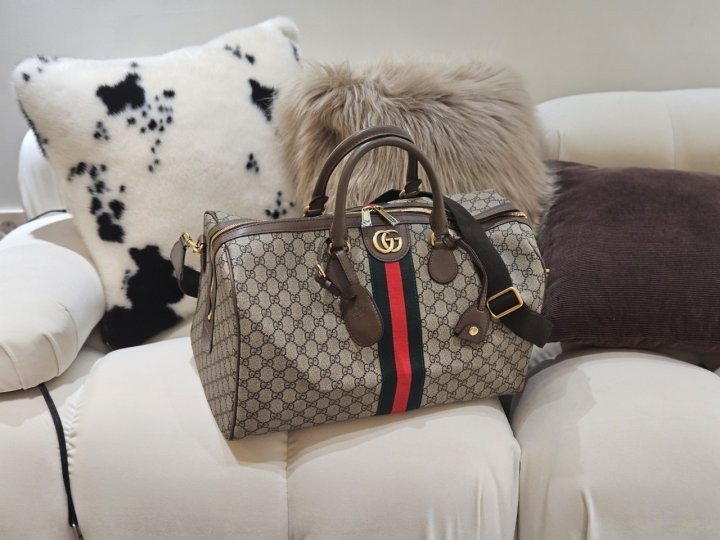 GC 구찌 미디엄 더플백 