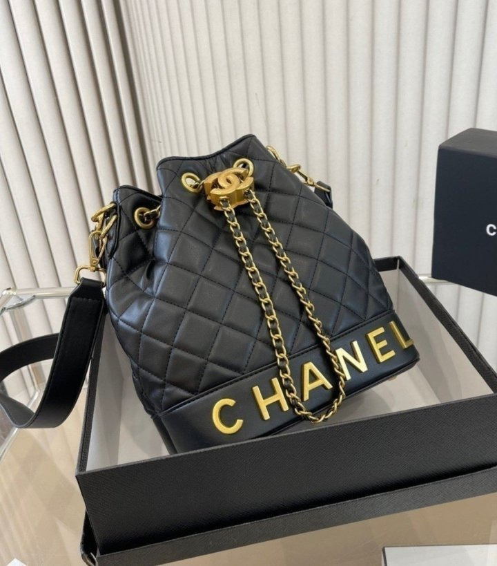 CN 샤넬 로고 버킷백 