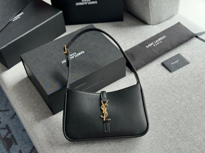 YS 생로랑 모노그램 호보 숄더백 