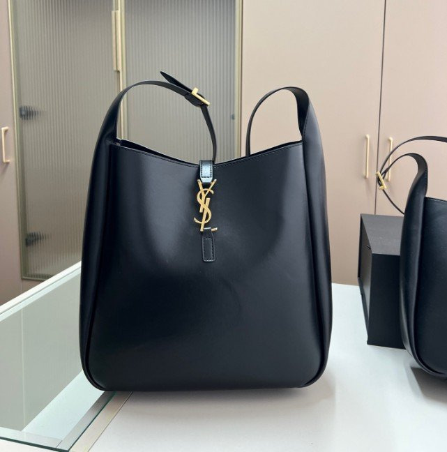 YS 생로랑 5A7 가죽 스몰 호보 숄더백