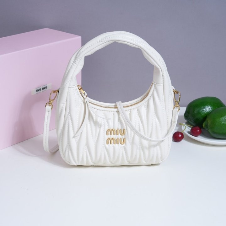 MU 미우미우 마테라세 나파 가죽 호보백  